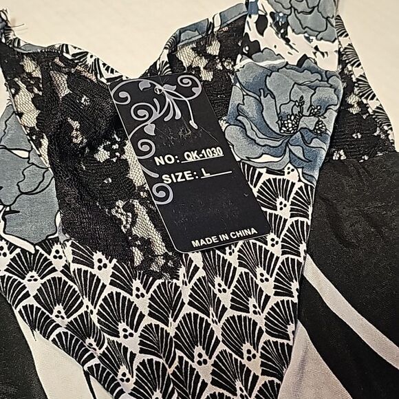 Black and white vertical neck lace back maxi dress size large - Picture 9 of 9